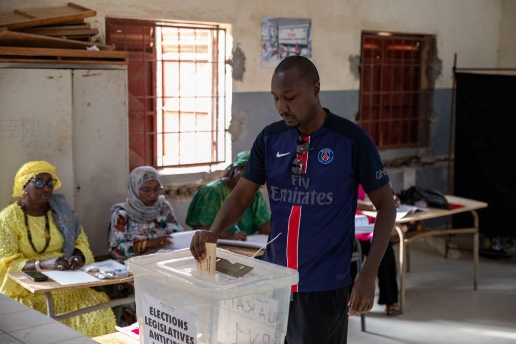 Partido do Presidente senegalês vence eleições legislativas com 79% dos votos