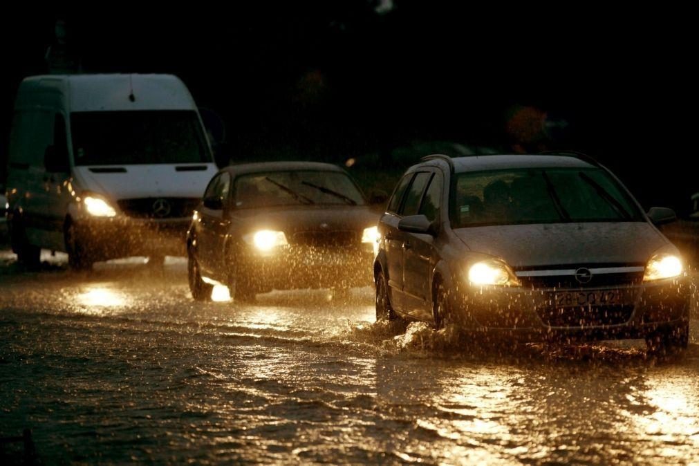 Proteção Civil registou 750 ocorrências entre as 00:00 e as 07:00 devido à chuva e vento