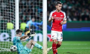 Sporting goleado pelo Arsenal na primeira derrota na Liga dos Campeões