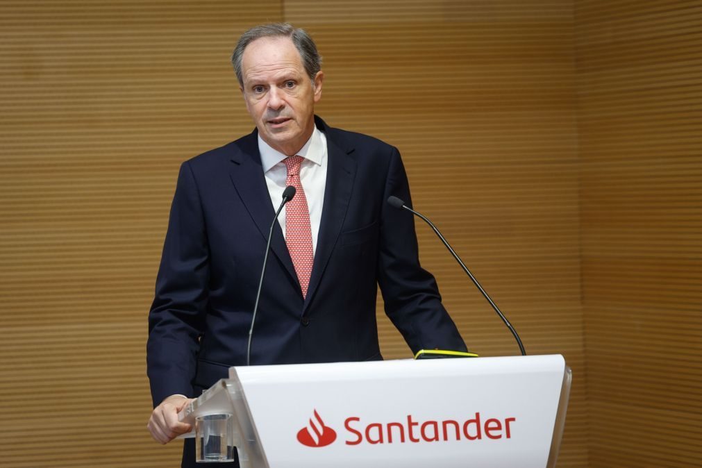 Pedro Castro e Almeida reconduzido como presidente do Santander Totta até 2027