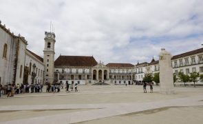 Limites da Universidade de Coimbra a visitas guiadas de grupos pequenos geram críticas