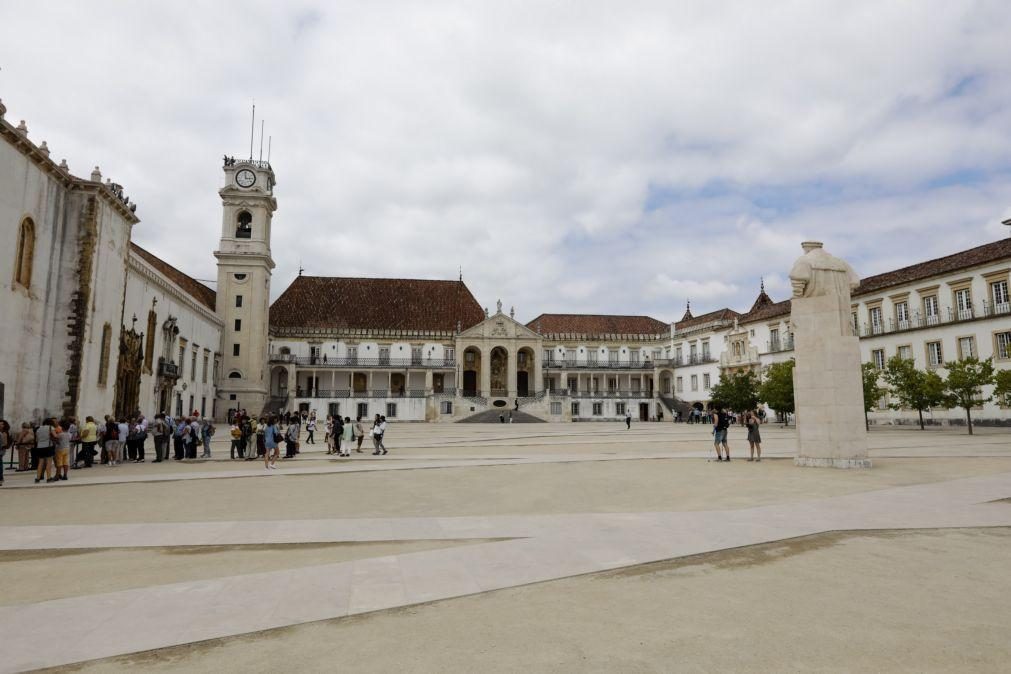 Limites da Universidade de Coimbra a visitas guiadas de grupos pequenos geram críticas