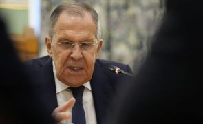 Rússia, Turquia e Irão pedem cessar-fogo imediato na Síria, diz Lavrov