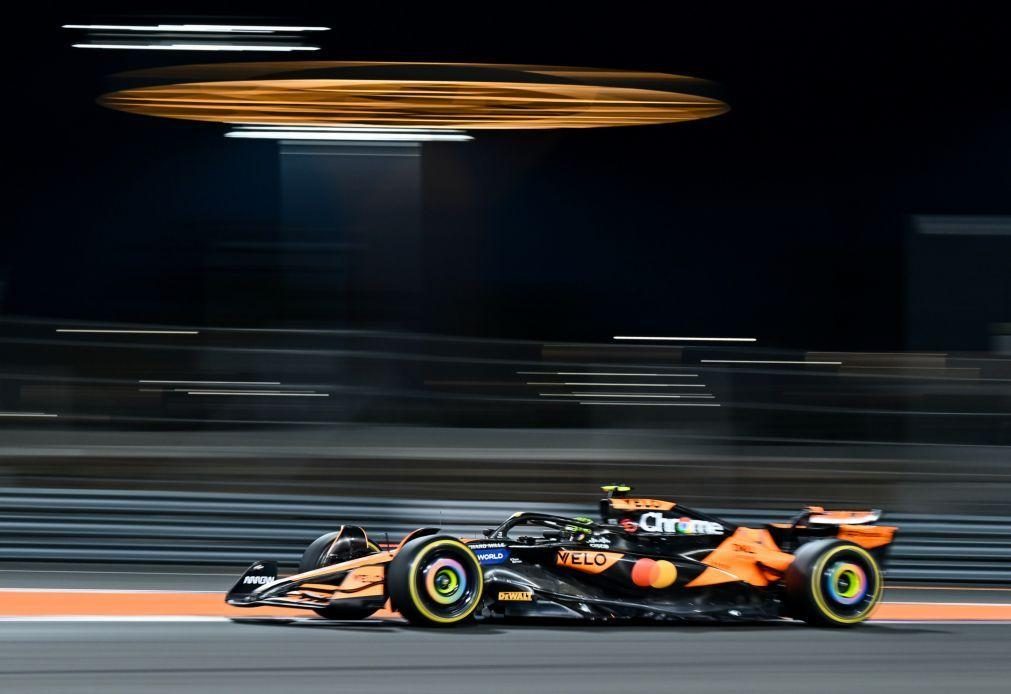 Norris vence GP de Abu Dhabi de F1 e dá título de construtores à McLaren