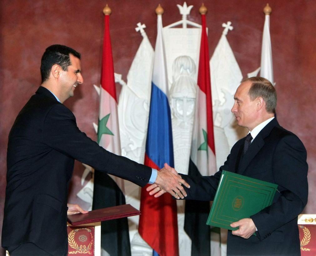 Putin concedeu asilo ao ex-presidente sírio al-Assad e família