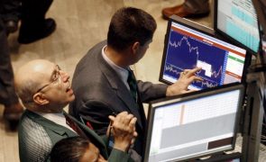 Bolsa de Tóquio abre a cair 0,2%