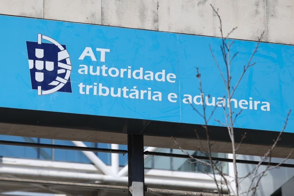 Reunião de trabalhadores dos impostos pode encerrar repartições pela manhã