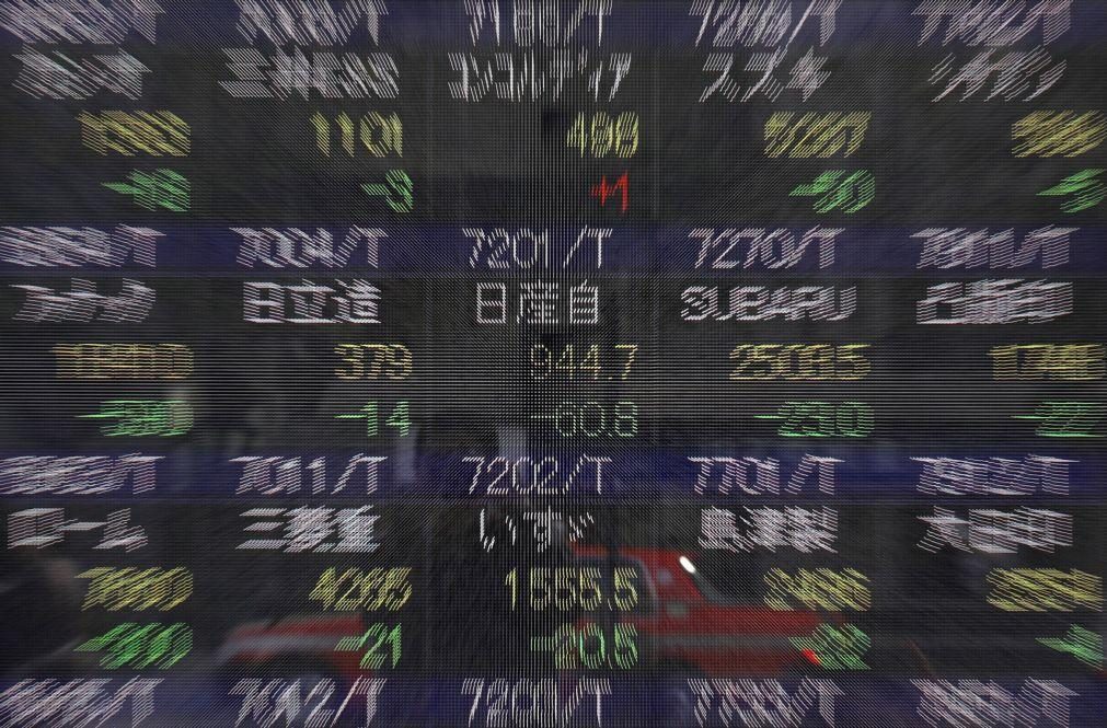 Bolsa de Tóquio fecha a perder 0,24%