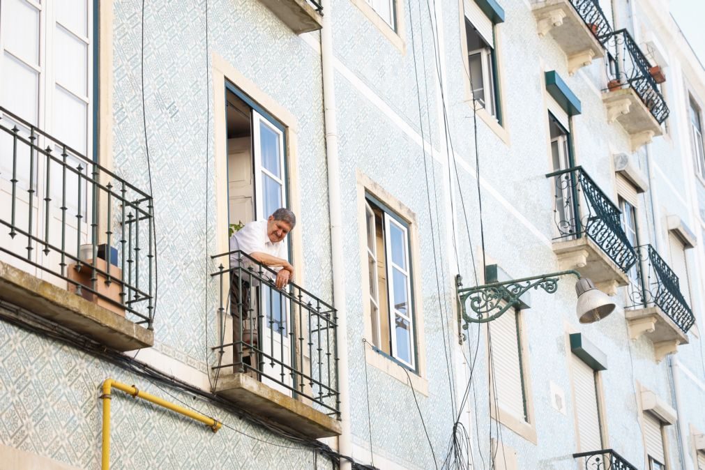 Euribor cai a três e a seis meses e sobe a 12 meses