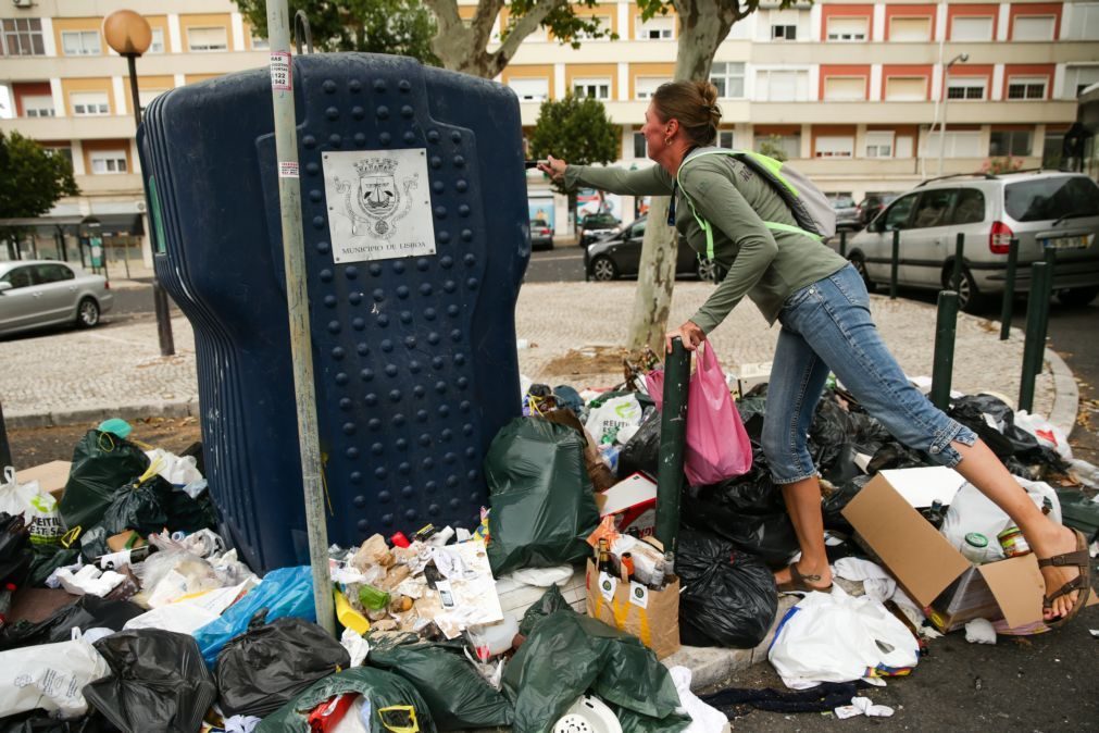 Serviços mínimos na greve dos trabalhadores do lixo em Lisboa