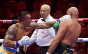 Pugilista ucraniano Oleksandr Usyk mantém títulos na categoria de pesos pesados