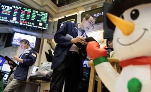 Wall Street negoceia em baixa após o Natal