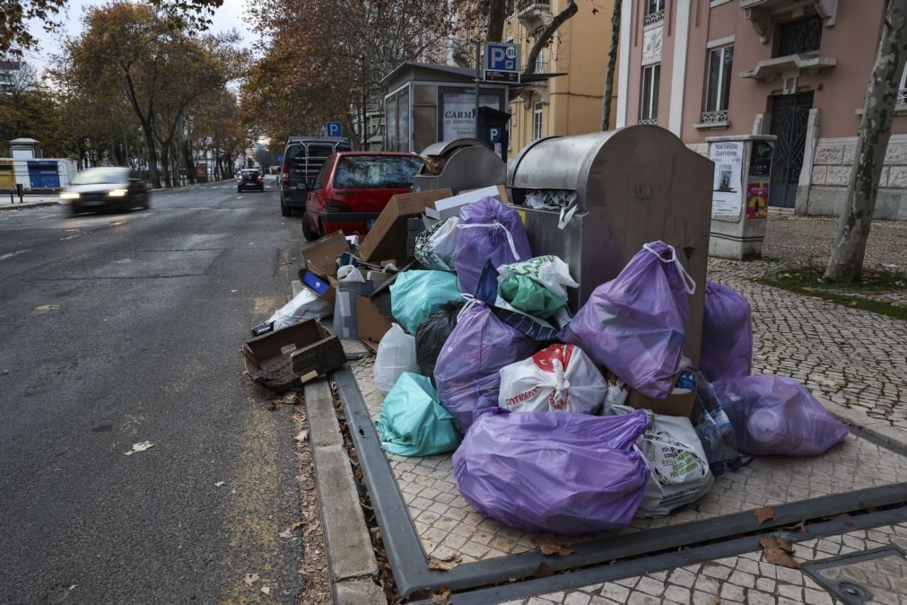 Câmara de Lisboa reforça circuitos de recolha de lixo para mitigar efeitos da greve