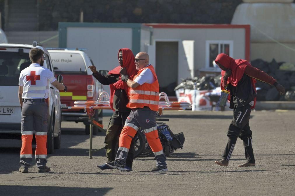 Mais de uma centena de migrantes desembarcam na Grande Canária