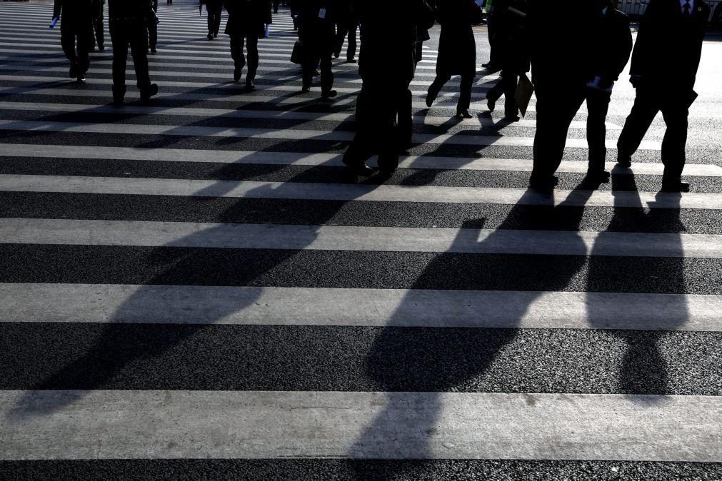 Confiança dos consumidores desce em dezembro e clima económico volta a subir