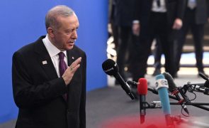 Erdogan adverte contra a divisão da Síria e afirma estar pronto a intervir