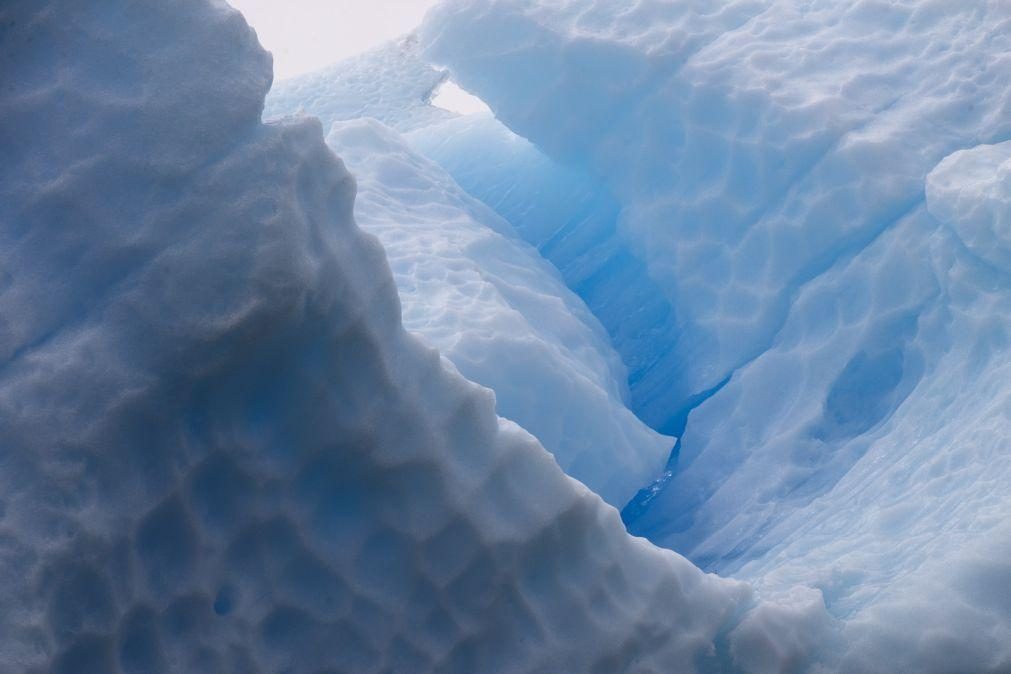 Gelo com mais de 1,2 milhões de anos extraído na Antártida permite estudar clima antigo da Terra