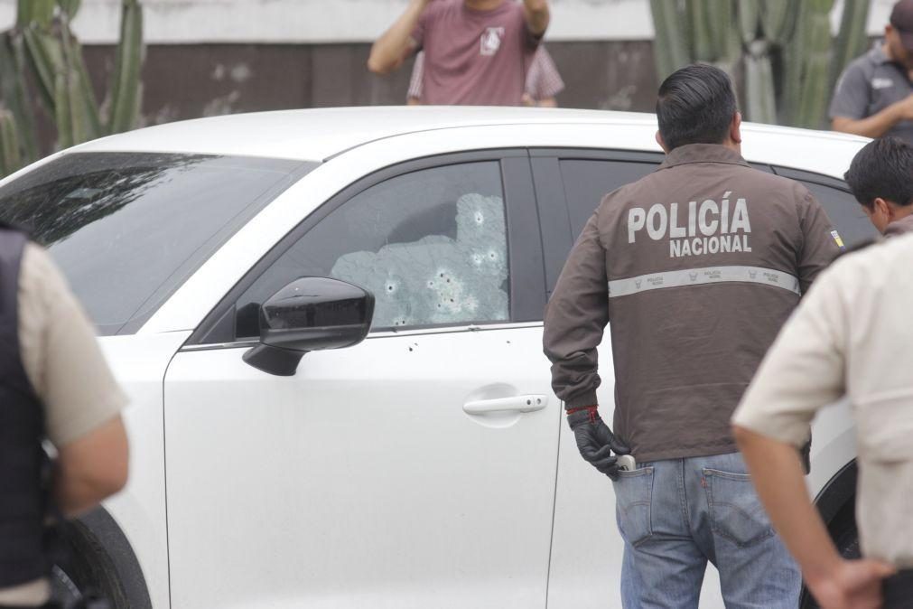 Autarca do Equador baleado com cinco tiros morre no hospital