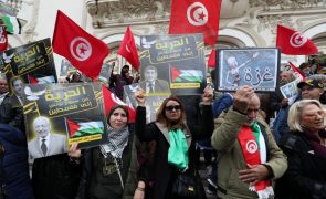 Manifestações contra o Governo no 14.º aniversário da revolução tunisina