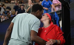 Casal de tenistas Monfils-Svitolina surpreende 4.os cabeças-de-série na Austrália