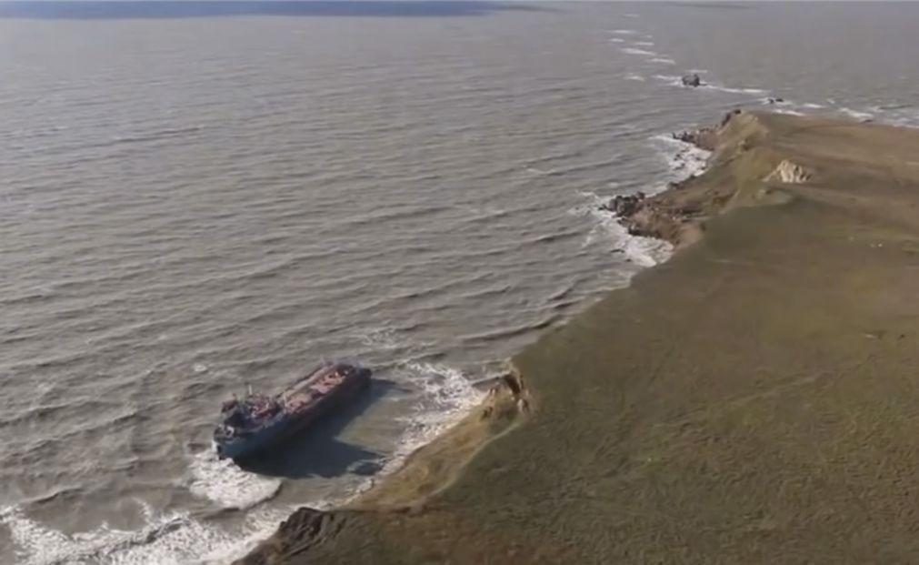 Limpeza de petróleo derramado no Mar Negro pode demorar anos