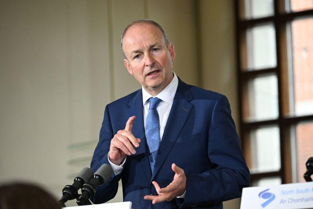 Centrista Micheál Martin confirmado primeiro-ministro irlandês com um dia de atraso