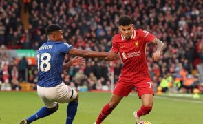 Liverpool consolida liderança da Liga inglesa, mas Arsenal não desarma