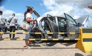 Um ferido após polícia lançar gás e disparar contra manifestantes na ponte de Maputo