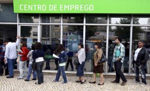 Desemprego desce para 6,4% em dezembro, o valor mais baixo desde agosto