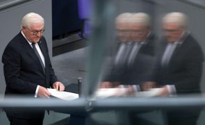 Steinmeier pede aos alemães que não relativizem o Holocausto, num aviso à extrema-direita