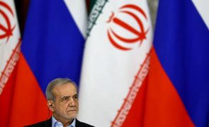 Presidente iraniano diz que não procura dotar Irão com armas nucleares