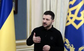 Zelensky diz ter debatido com Trump 