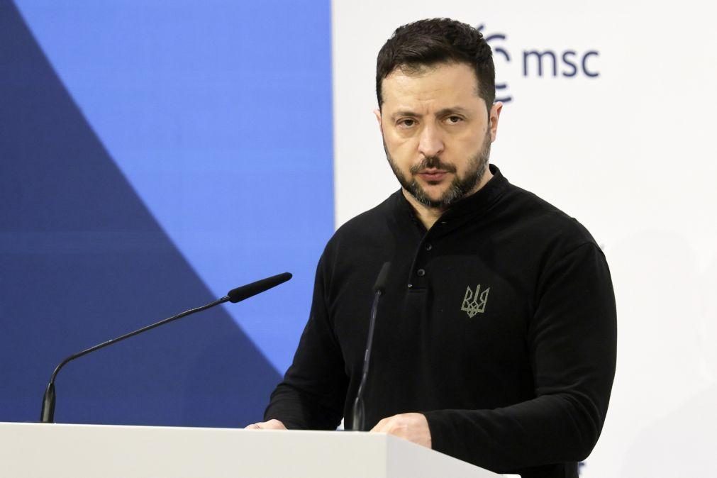 Zelensky apela à criação de 