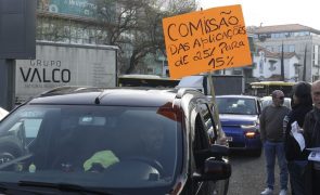 Dezenas de TVDE manifestam-se em Lisboa por melhores condições de trabalho