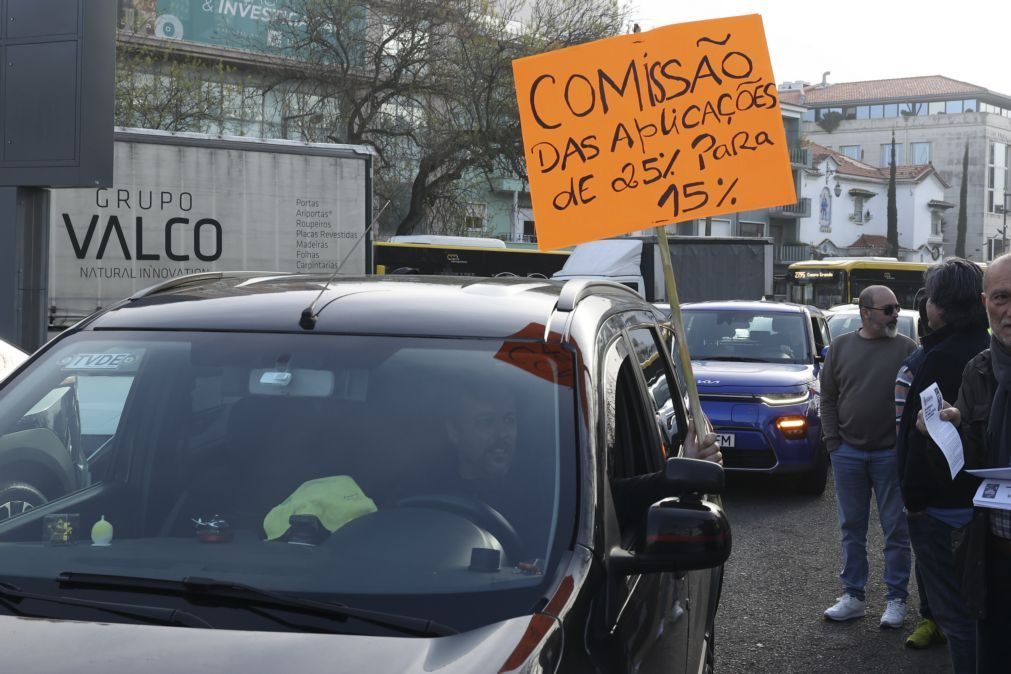 Dezenas de TVDE manifestam-se em Lisboa por melhores condições de trabalho