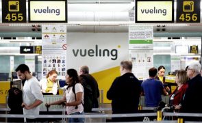 Deco denuncia Vueling ao regulador por cobrar para devolução de taxas aeroportuárias