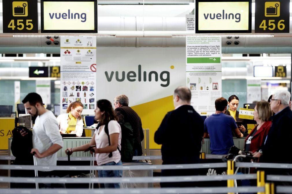 Deco denuncia Vueling ao regulador por cobrar para devolução de taxas aeroportuárias