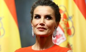 Letizia - De um look básico a um autêntico luxo: O pormenor que mudou…. tudo!