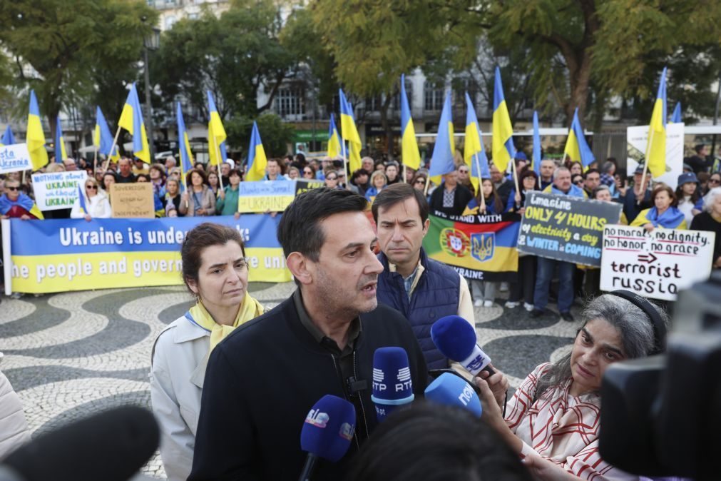 Ucranianos manifestam-se em Lisboa pela paz e com críticas a Trump