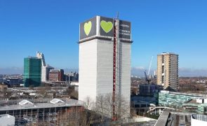 Governo britânico investiga empresas implicadas no incêndio da Torre Grenfell em Londres