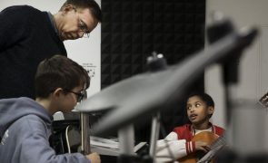 Crianças carenciadas impedidas de frequentar ensino artístico da música