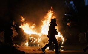 Protestos violentos na Grécia pedem responsabilidade por desastre ferroviário