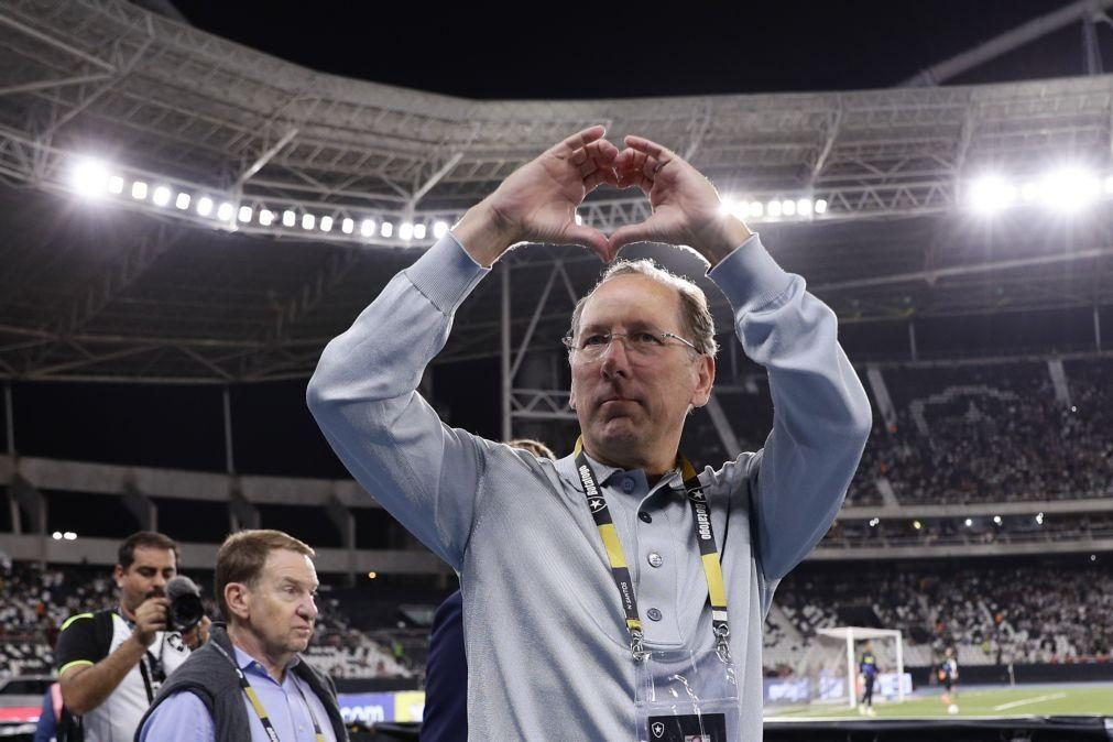 John Textor solidário com Paulo Fonseca após suspensão 