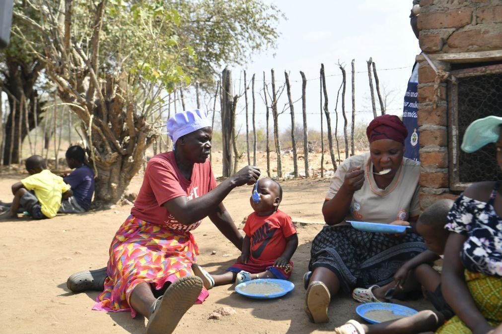 Pelo menos 300 bebés e 54 mães morreram durante o parto desde janeiro no Zimbabué