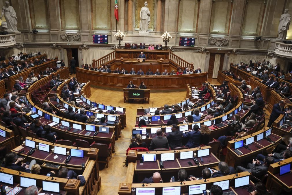 Parlamento confirma reposição de 302 freguesias