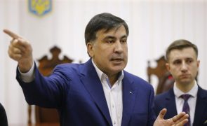 Ex-Presidente georgiano Mikhail Saakashvili condenado a nove anos de prisão