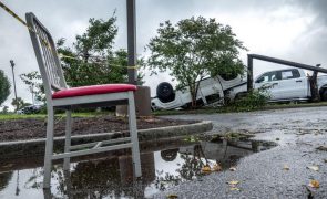 Tempestade provoca incêndios e acidentes que mataram três pessoas nos EUA