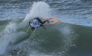 Surfista Frederico Morais vai para as repescagens na prova de Peniche