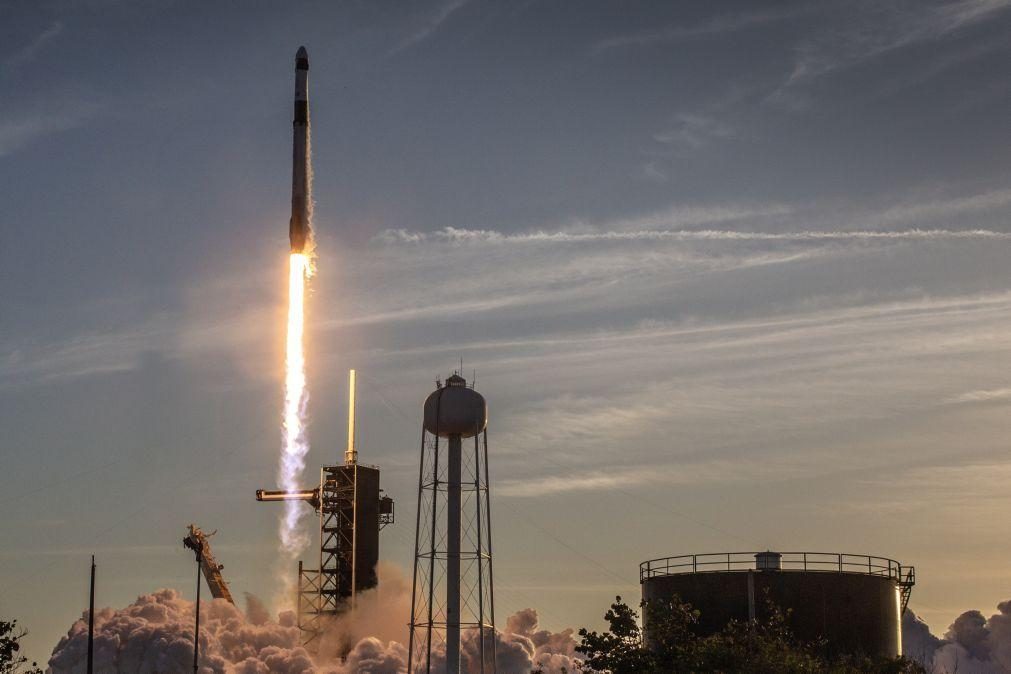 Nova equipa junta-se a astronautas retidos na Estação Espacial Internacional