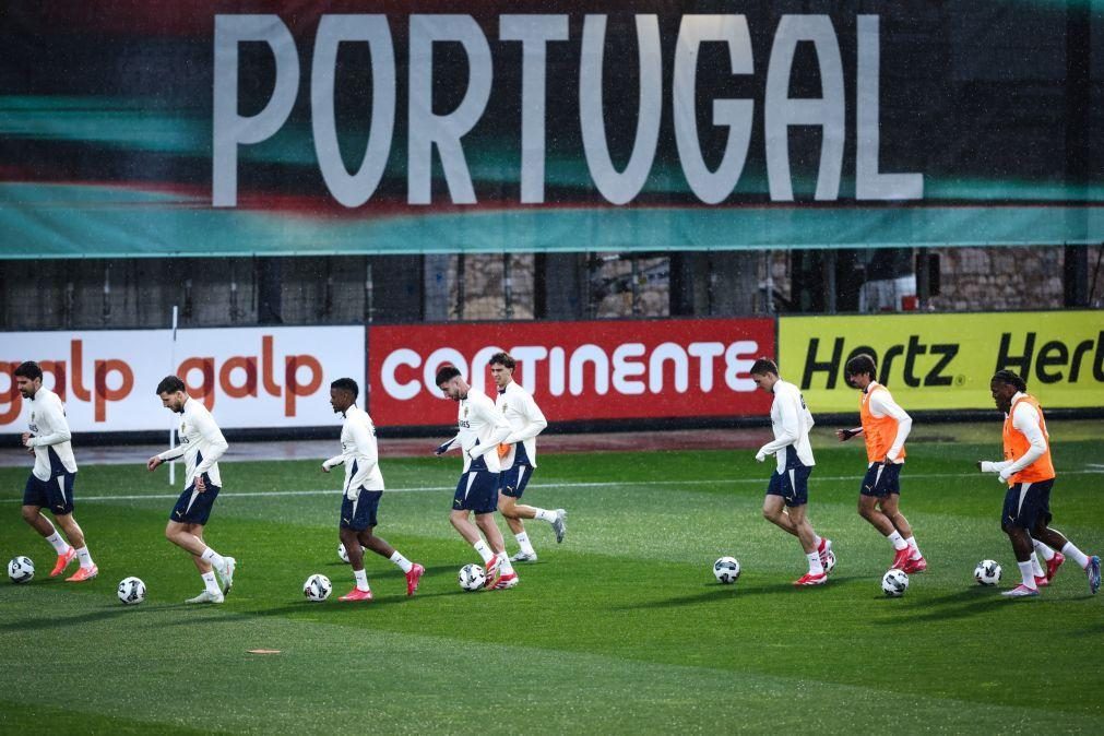 Conceição falha arranque dos trabalhos de Portugal, Tavares no ginásio